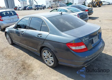 2008 Mercedes-Benz C 300 Luxury 4Matic/Sport 4Matic из США, поврежденный, VIN WDDGF81XX8F048417